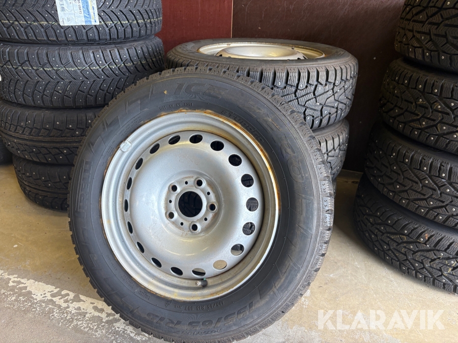 Vinterhjul Pirelli Ice Zero 195/65R15 4 st