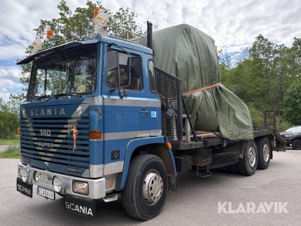 Veteranlastbil Scania LBS 140 S med maskinflak