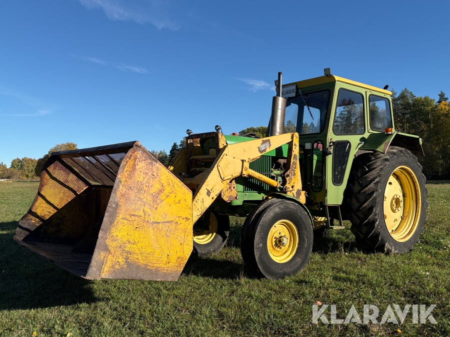 Traktor John Deere 2120 med lastare