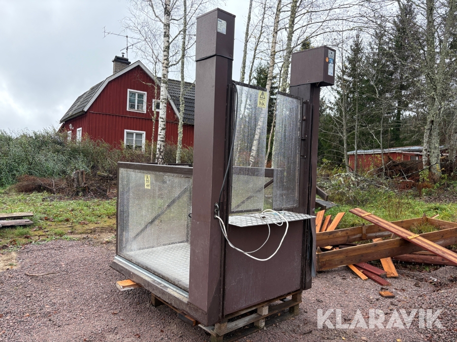 Rullstolshiss Motalahissar 282-UB