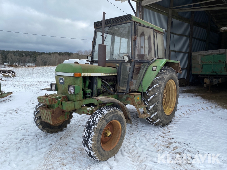 Traktor John Deere 2130