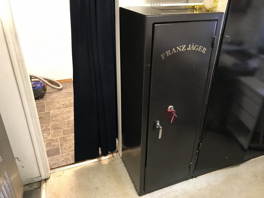 Kassaskåp med nyckelskåp