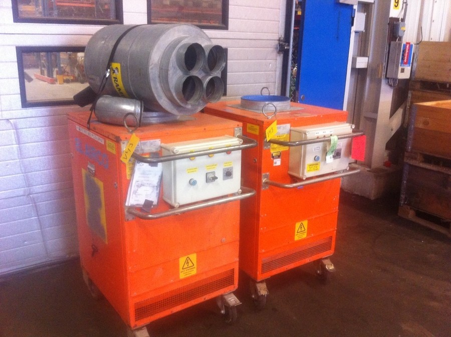 VARMLUFTSFLÄKT EL  2 X 9 KW & HETVATTENFLÄKT säljes om ett parti!