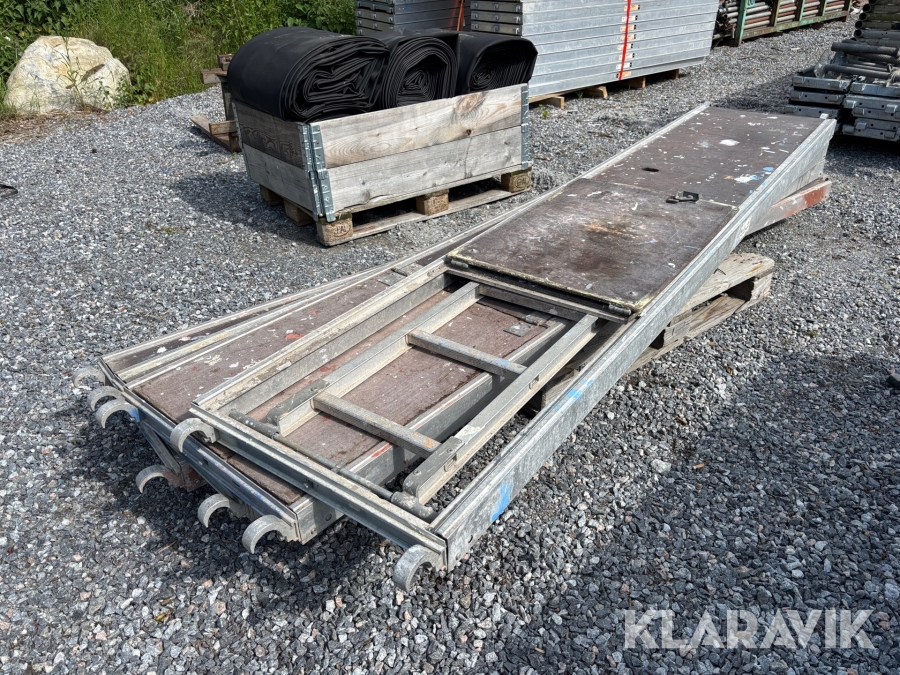 Uppgångsplattform med lucka och stege 2,9 m 4 st