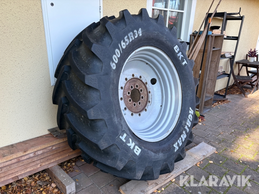 Traktordäck BKT 600/65R34 2 st