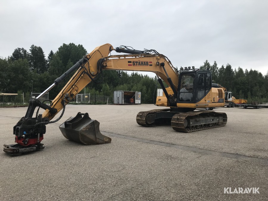 Grävmaskin med tiltrotator och skopor Liugong 922E