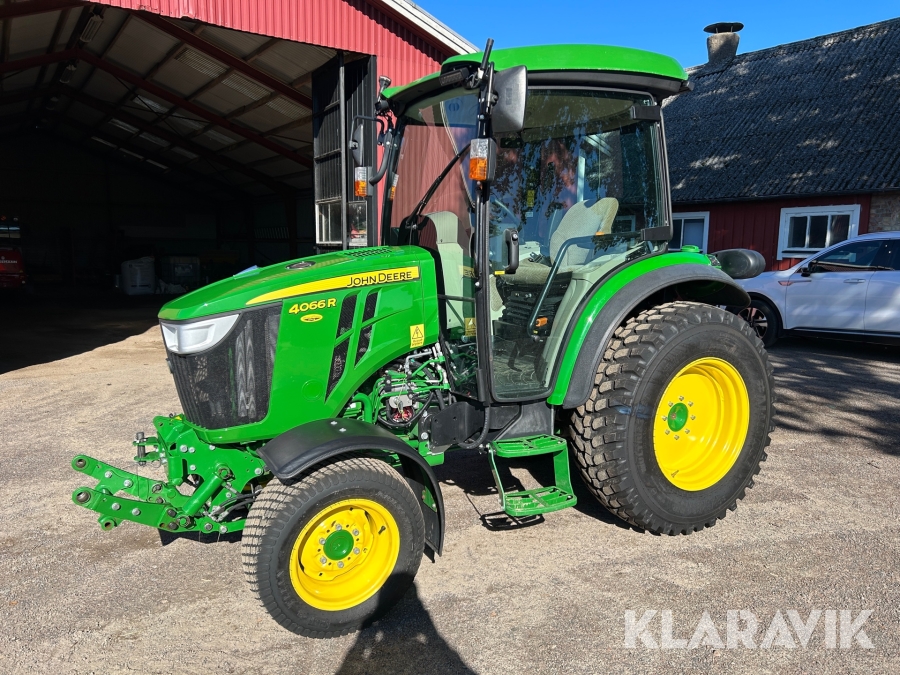 Traktor John Deere 4066R