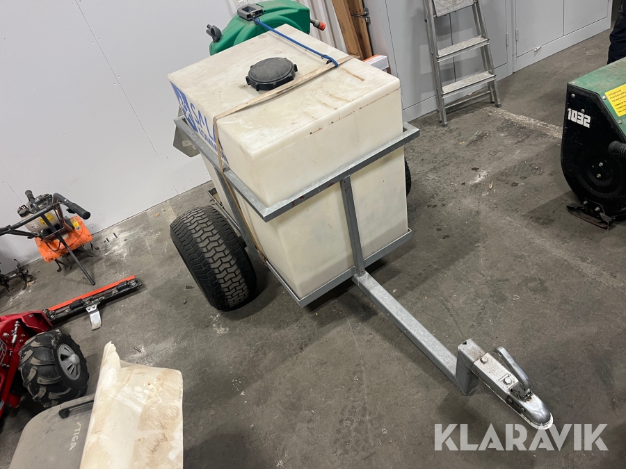 Vattenvagn 400L med pump