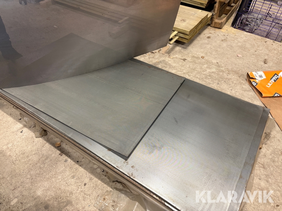 Perforerad plåt /obehandlad svartplåt