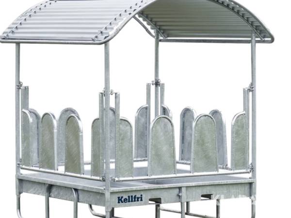 Foderhäck med tak och täckta bogstöd för häst Kellfri med fönstergaller för stall 7st