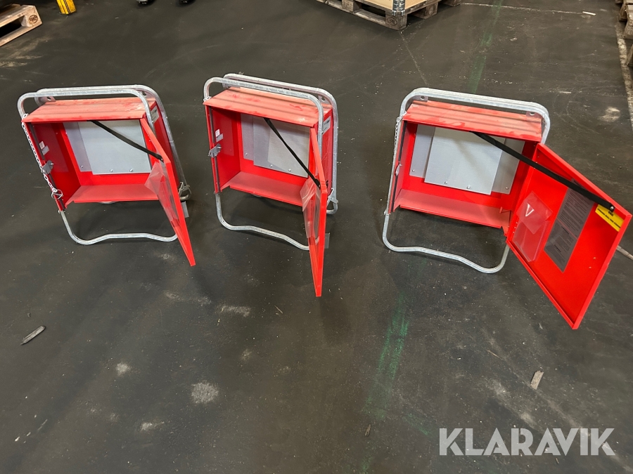 Tomma elskåp Garo låsbara 3 st