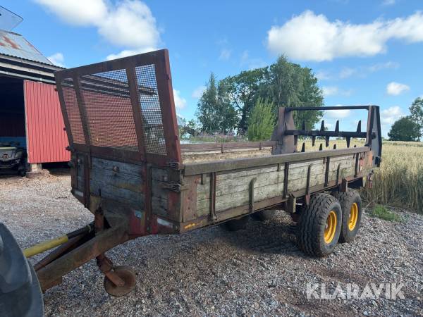 Fastgödselspridare Tim 7 ton
