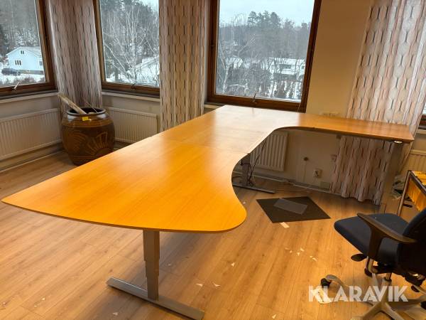 Höj- och sänkbart skrivbord