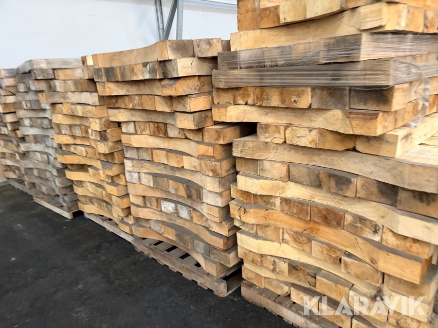 Trämaterial / ved 24 pall