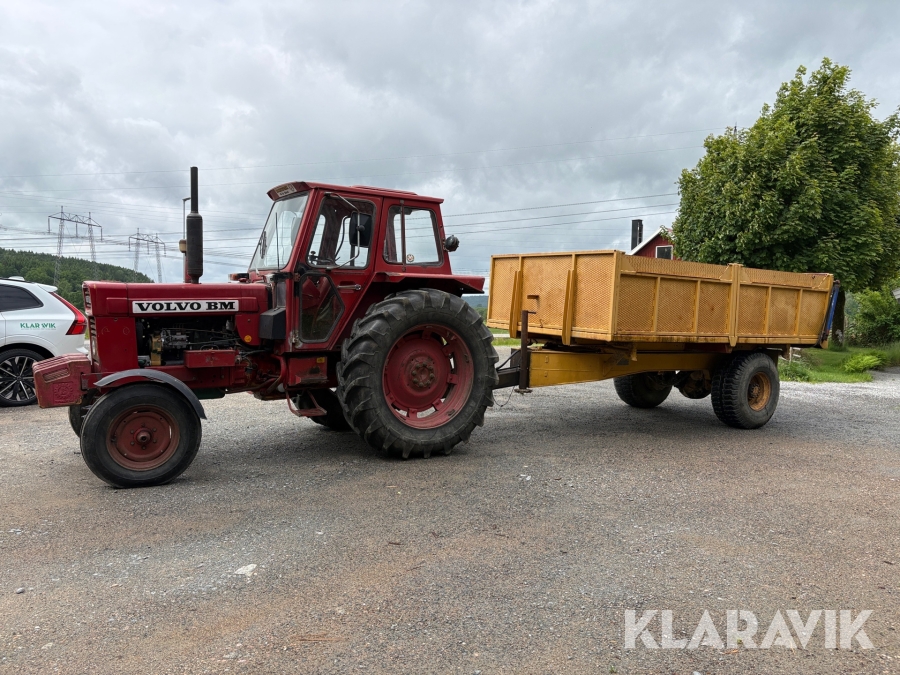 Traktor Volvo BM 650 med Livab Tippkärra