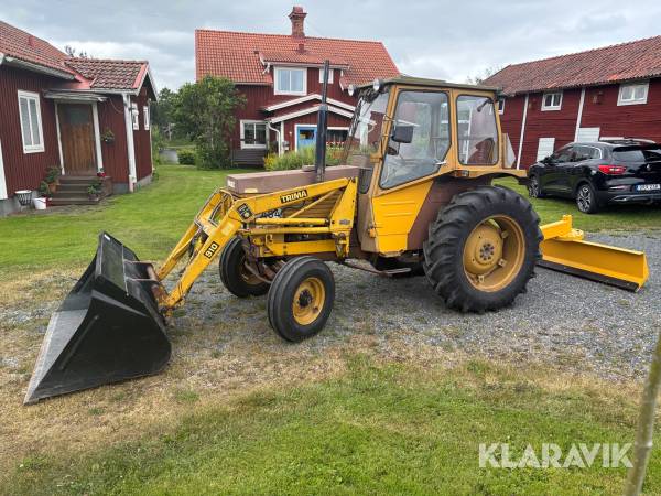 Traktor Valmet 502 med redskap