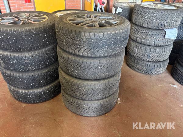 Personbilsdäck på fälg Nokian Hakkapelitta R3 Suv 235/55R18 4 st
