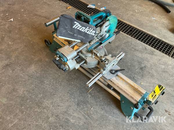 Kap- och gersåg Makita DLS714 med sågbord