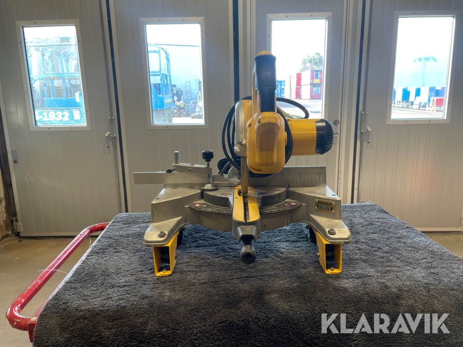 Kap&geringsåg Dewalt DWS777
