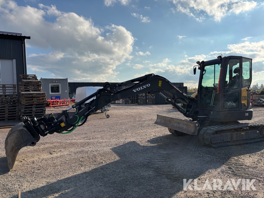 Grävmaskin Volvo ECR50 med rotator och redskap