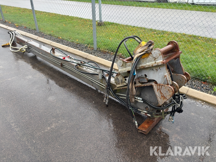 Kranarm 4,70m med hydrauliskt utskjut och rotor