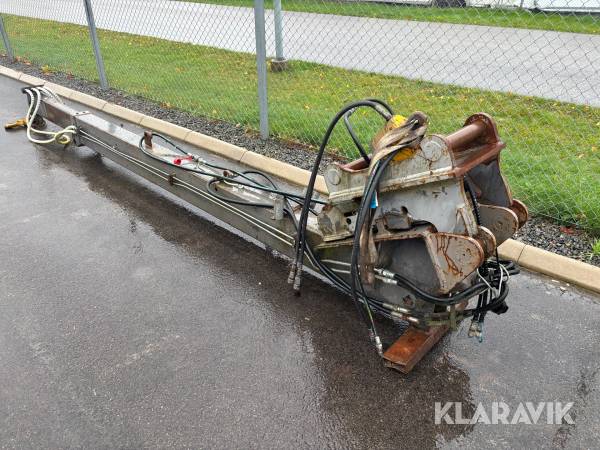 Kranarm 4,70m med hydrauliskt utskjut och rotor