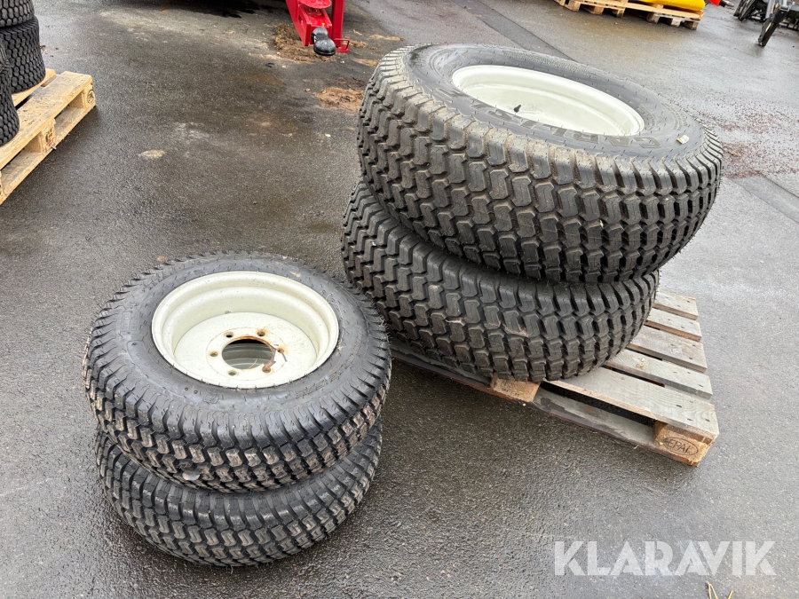 Däck till New Holland Boomer komplett uppsättning