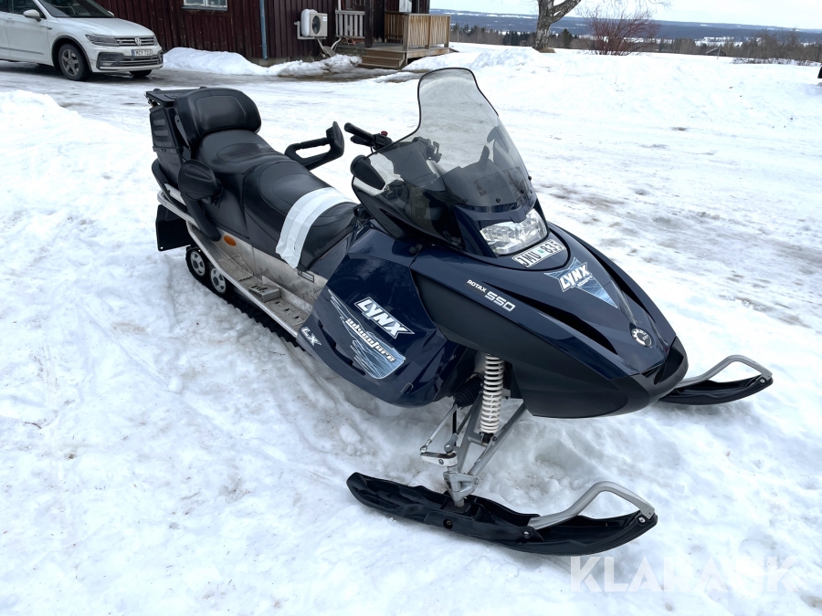 Snöskoter Lynx Adventure 550