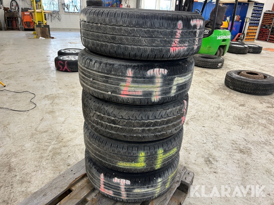 Sommardäck på plåtfälgar Nokian / Sailun 5 st