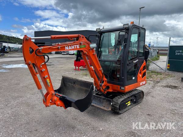 Grävmaskin Nante NT18D med redskap