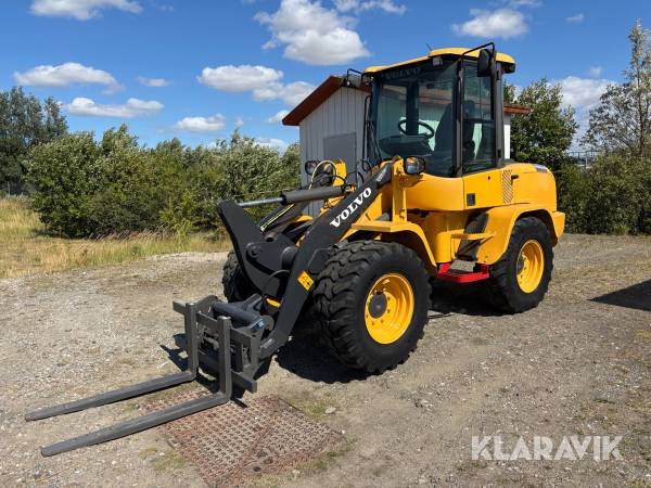 Hjullastare Volvo L30G med pallgafflar