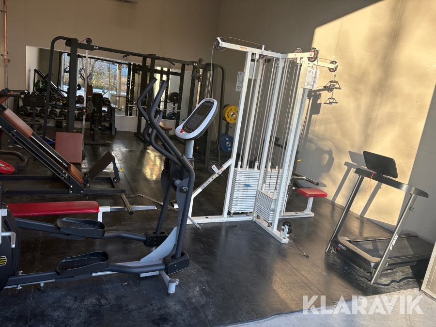 Gymutrustning diverse maskiner, hantlar mm