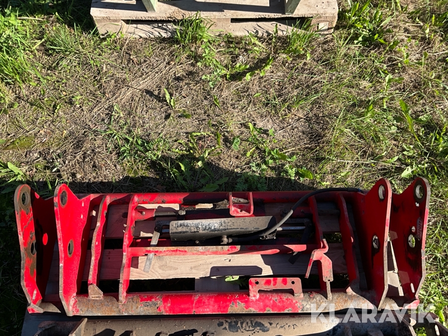 Redskapsfäste Massey Ferguson 966 euro/sms