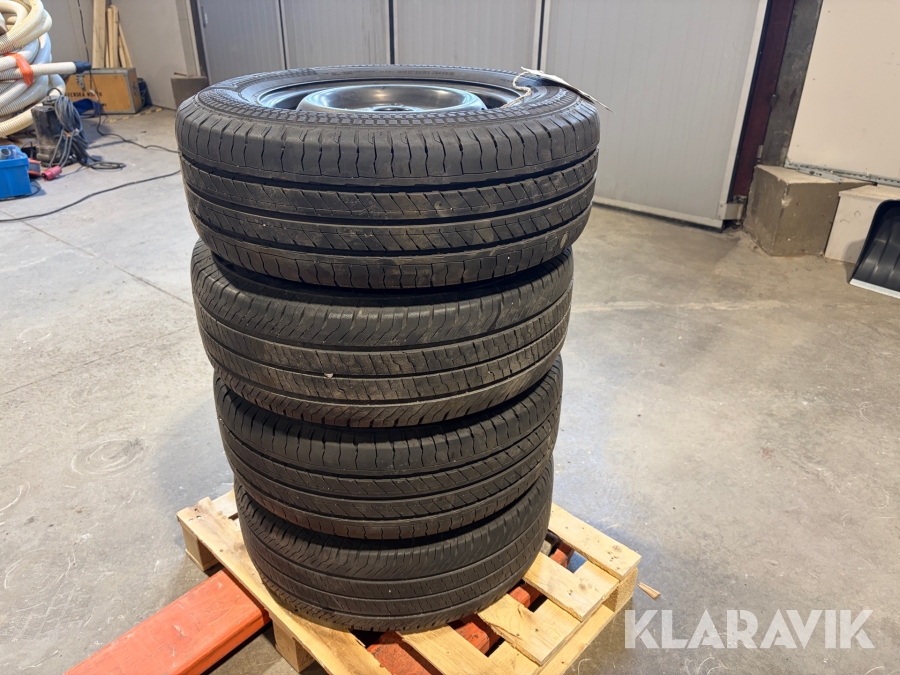 Sommardäck Continental 215/65R15C 4st
