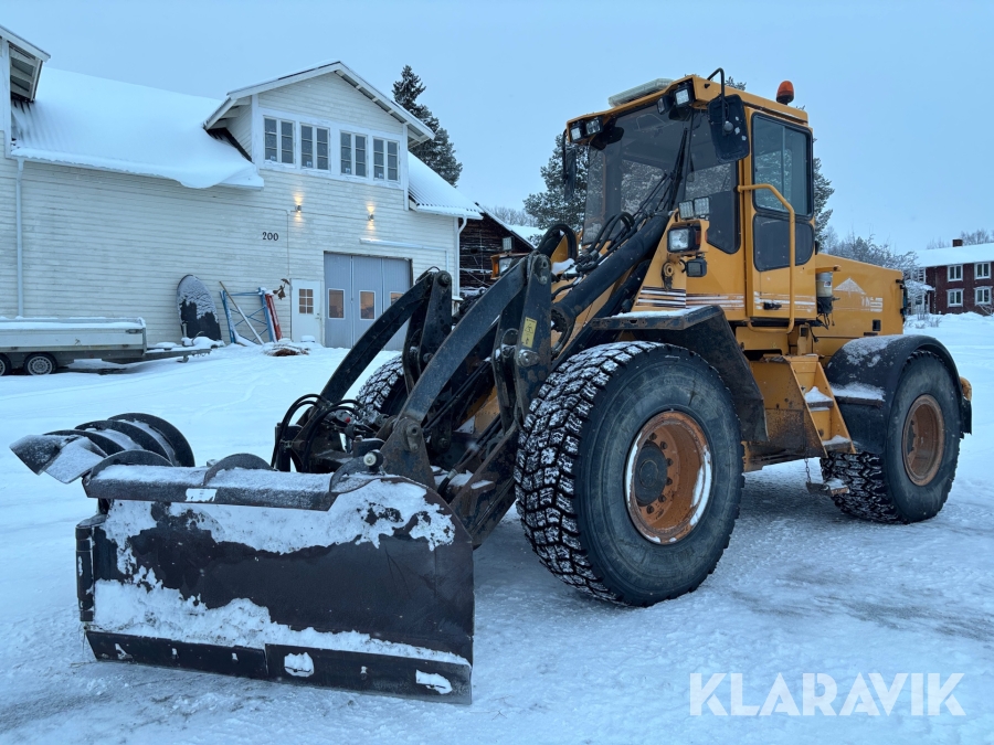Hjullastare Ljungby Maskin L12 med vikplog