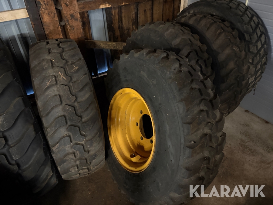 Entreprenadhjul 335/80 R18 Volvo L25 Dunlop däck 4st