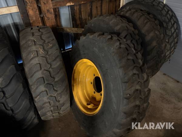 Entreprenadhjul 335/80 R18 Volvo L25 Dunlop däck 4st