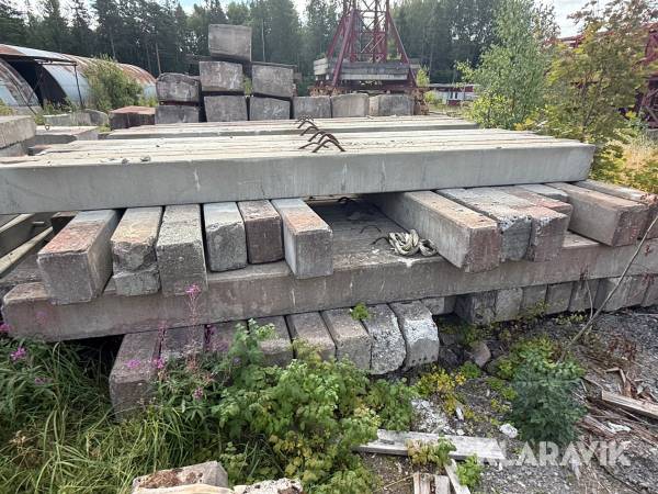 Parti med Betongblock/ Betongklumpar