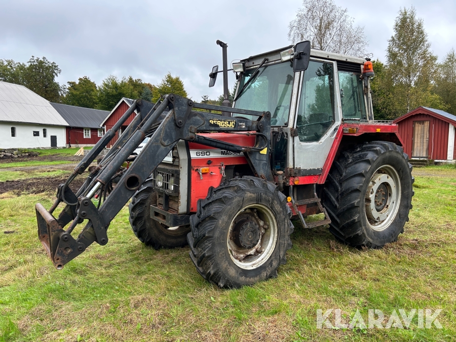 Traktor Massey Ferguson 690 med frontlastare