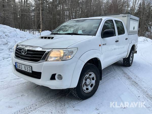 Pickup Toyota Hilux Dubbelhytt 2.5 4x4 med kåpa