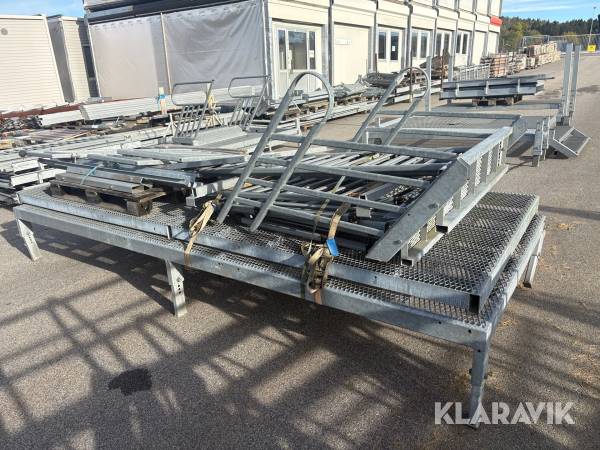 Plattformar med trappa Trident 4x1.7m galvad 2st