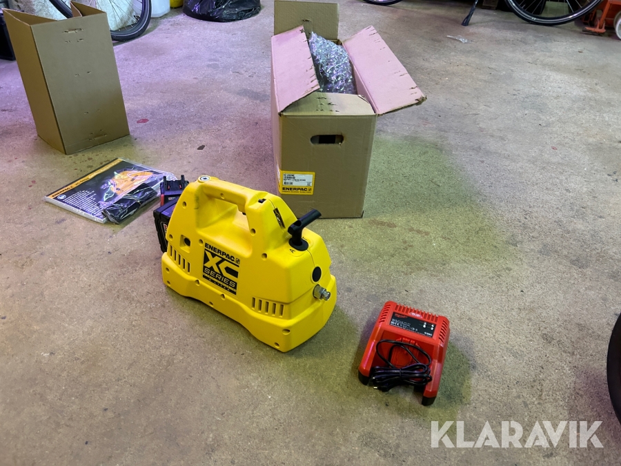 Hydraulpump Enerpac XC  1202M 28 V