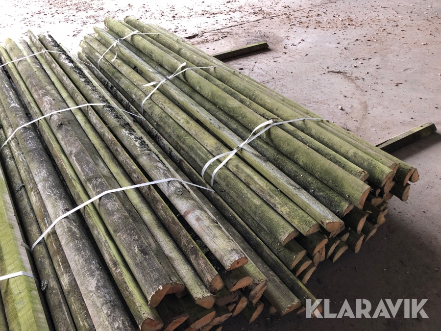 Klaravik Auktioner | Staket / Slanor 200st tryckimpregnerade