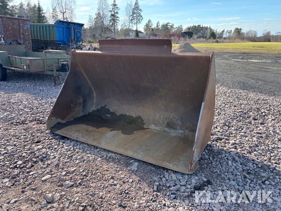 Skopa Volvo L90E Standard