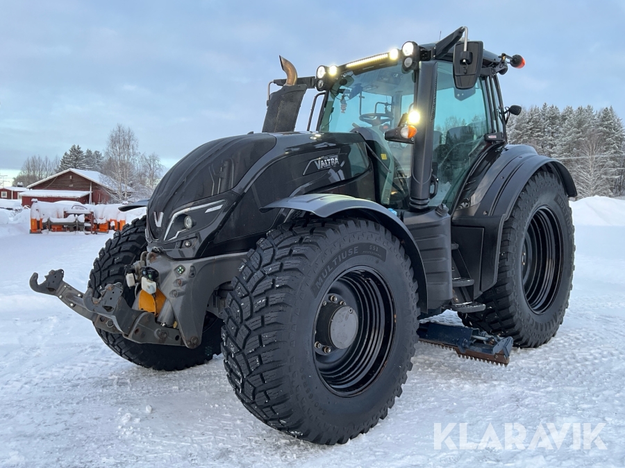 Traktor Valtra T174E TwinTrack med underbett