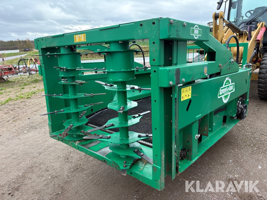 Halmrivare Spread-a-Bale Mini med stora BM-fäste