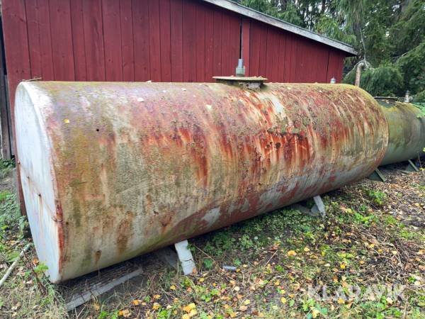 Dieseltank med elektrisk pump