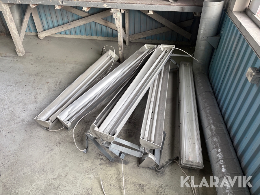 Lysrörsarmaturer Thorn 8st