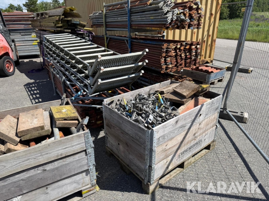 Ställningspaket Haki Komplett 336 m2 med trapptorn.