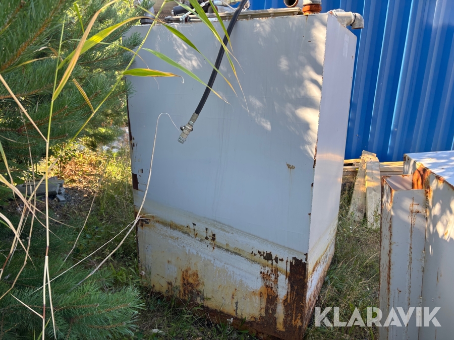 Oljetank Sundsvallstank 16m3 med balja